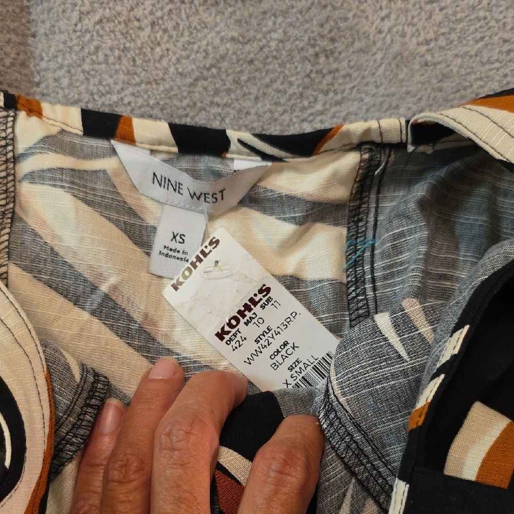 NWT** Nine West Black and Orange Tropical Patterned Romper - Picture 2 of 9